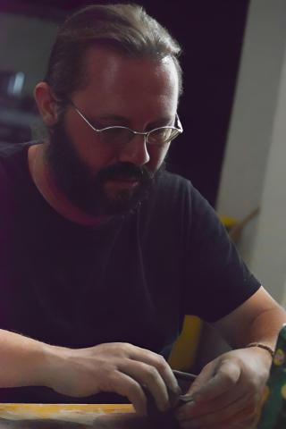 Modelling a small-sized vessel using the coil technique. 