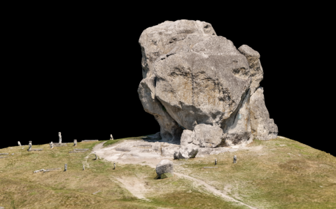 The model was created using both ground-based and aerial documentation with a drone and DSLR camera, applying the photogrammetry method. Processing was done in Reality Capture.